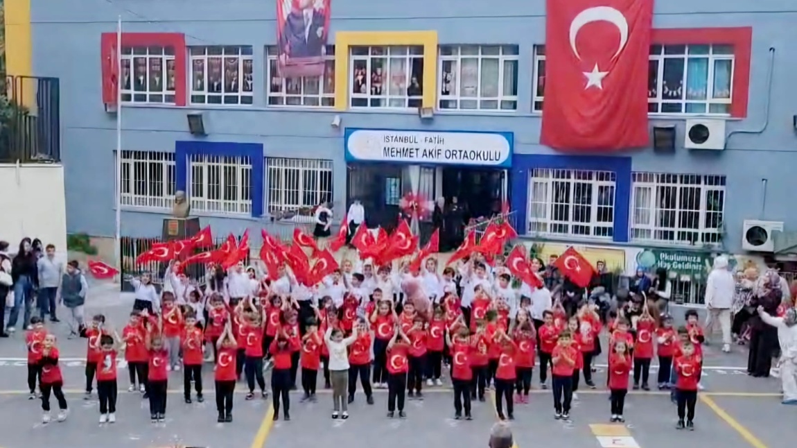 OKULUMUZDA 23 NİSAN ÇOŞKUSU